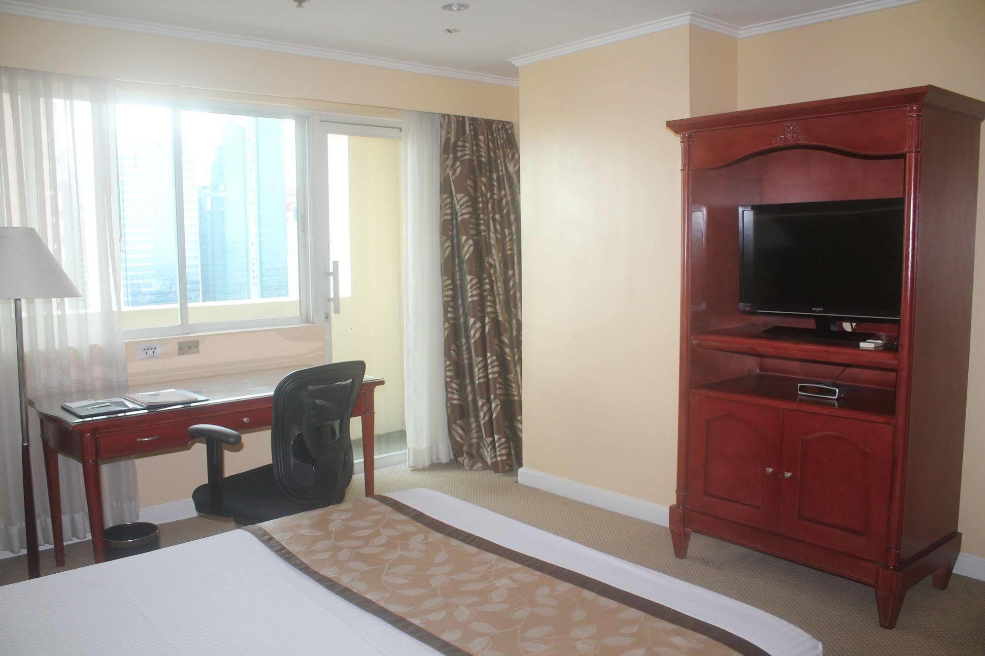 Oxford Suites Makati Makati City Exterior foto